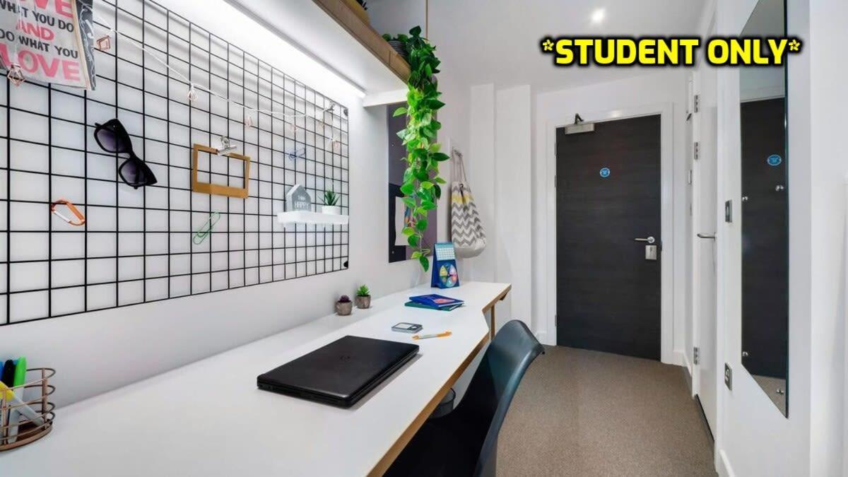 Student Only Zeni Ensuite Rooms, 콜체스터 외부 사진
