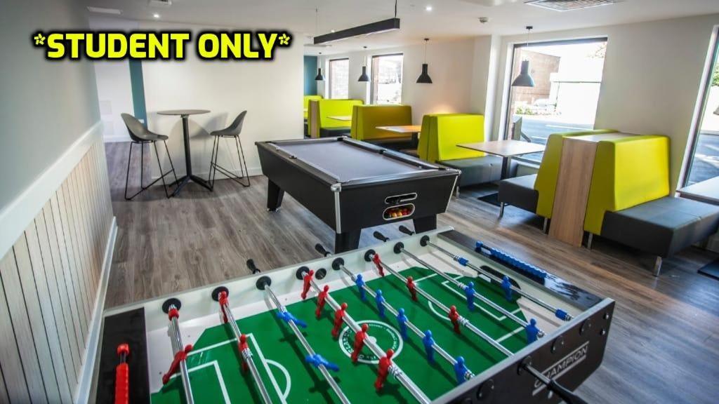 Student Only Zeni Ensuite Rooms, 콜체스터 외부 사진
