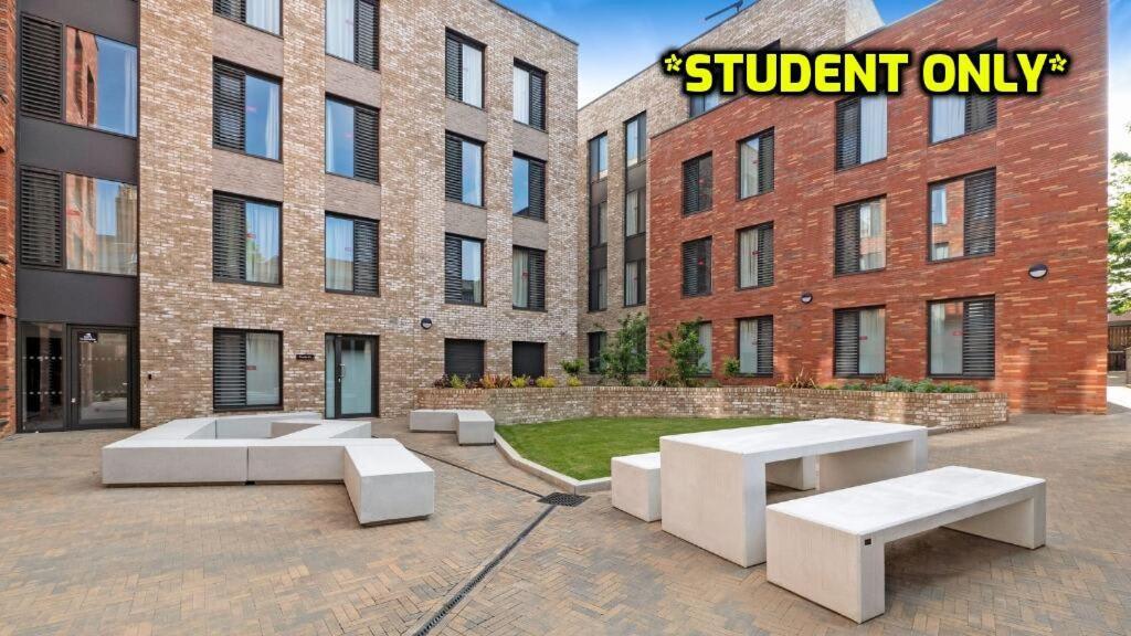 Student Only Zeni Ensuite Rooms, 콜체스터 외부 사진