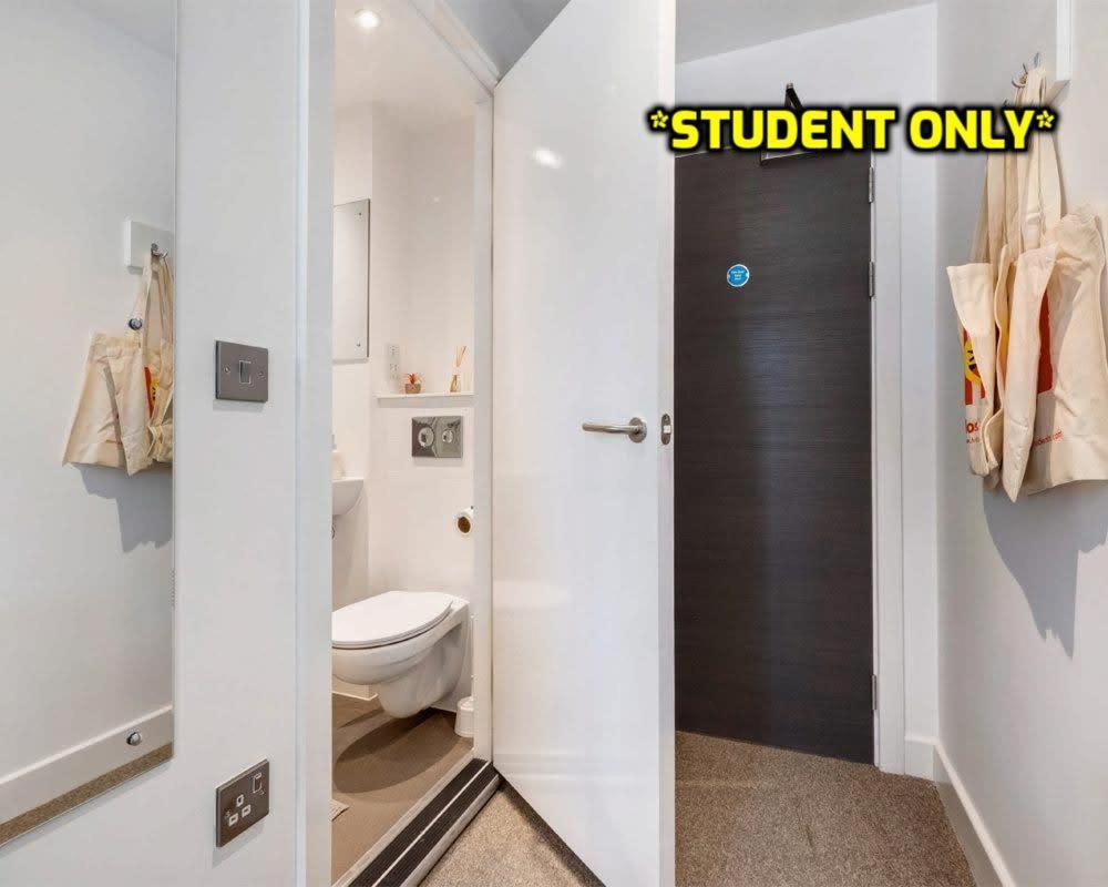 Student Only Zeni Ensuite Rooms, 콜체스터 외부 사진
